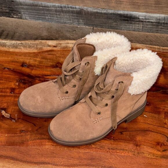 Authentic UGG Harrison lace boots sz 7 - Picture 6 of 7